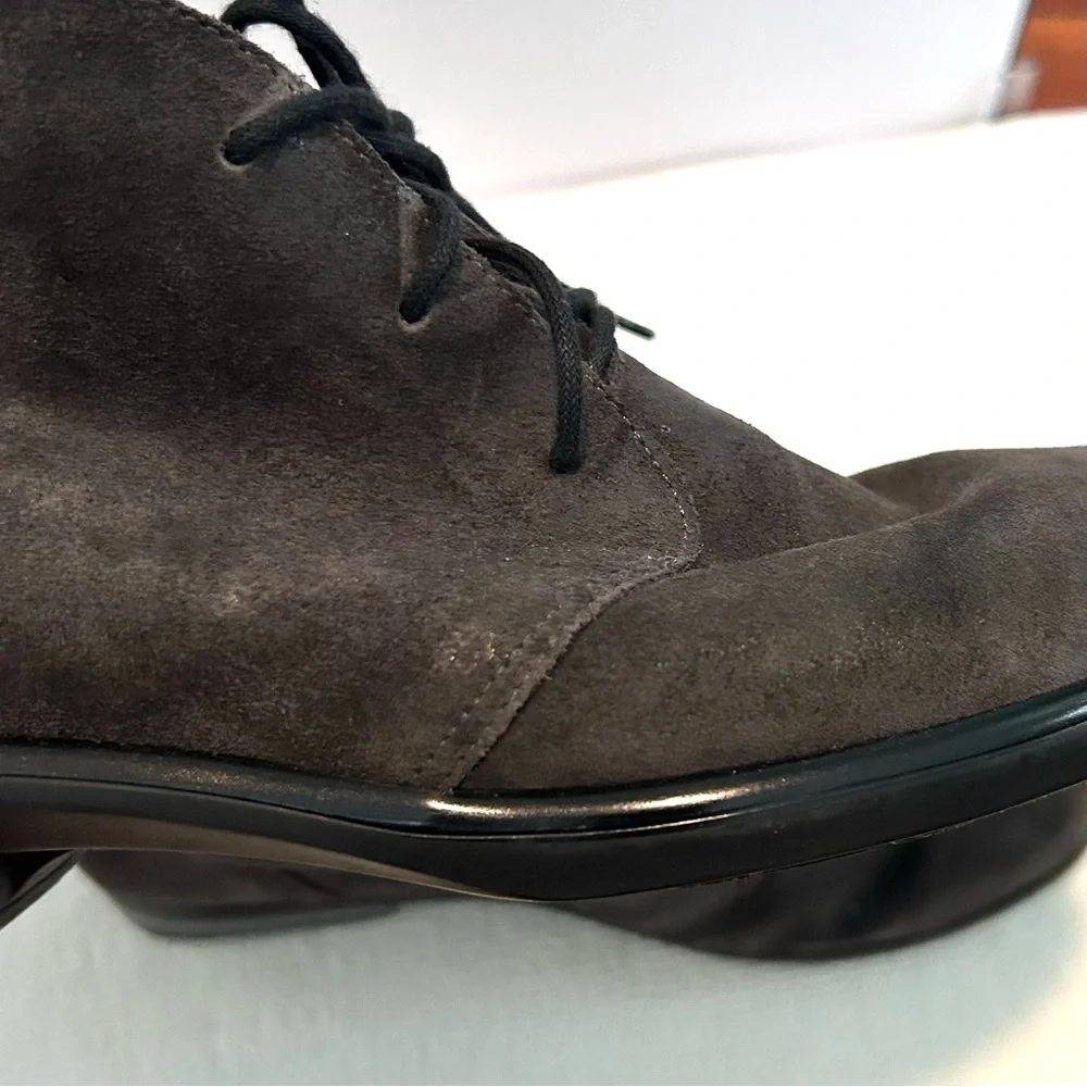 Naot Women's Grey Suede Booties in‎ Size 9.5